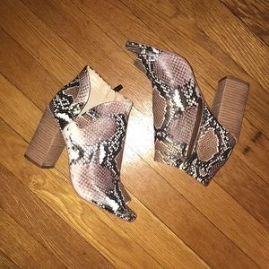 Vince Camuto | Fedrilla Open Toe Bootie